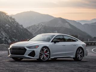 Toyota Camry XLE Hybrid 2024